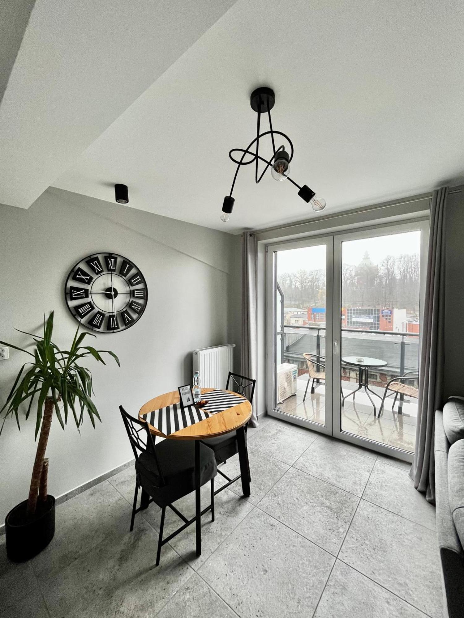 Apartment Center Z Parkingiem