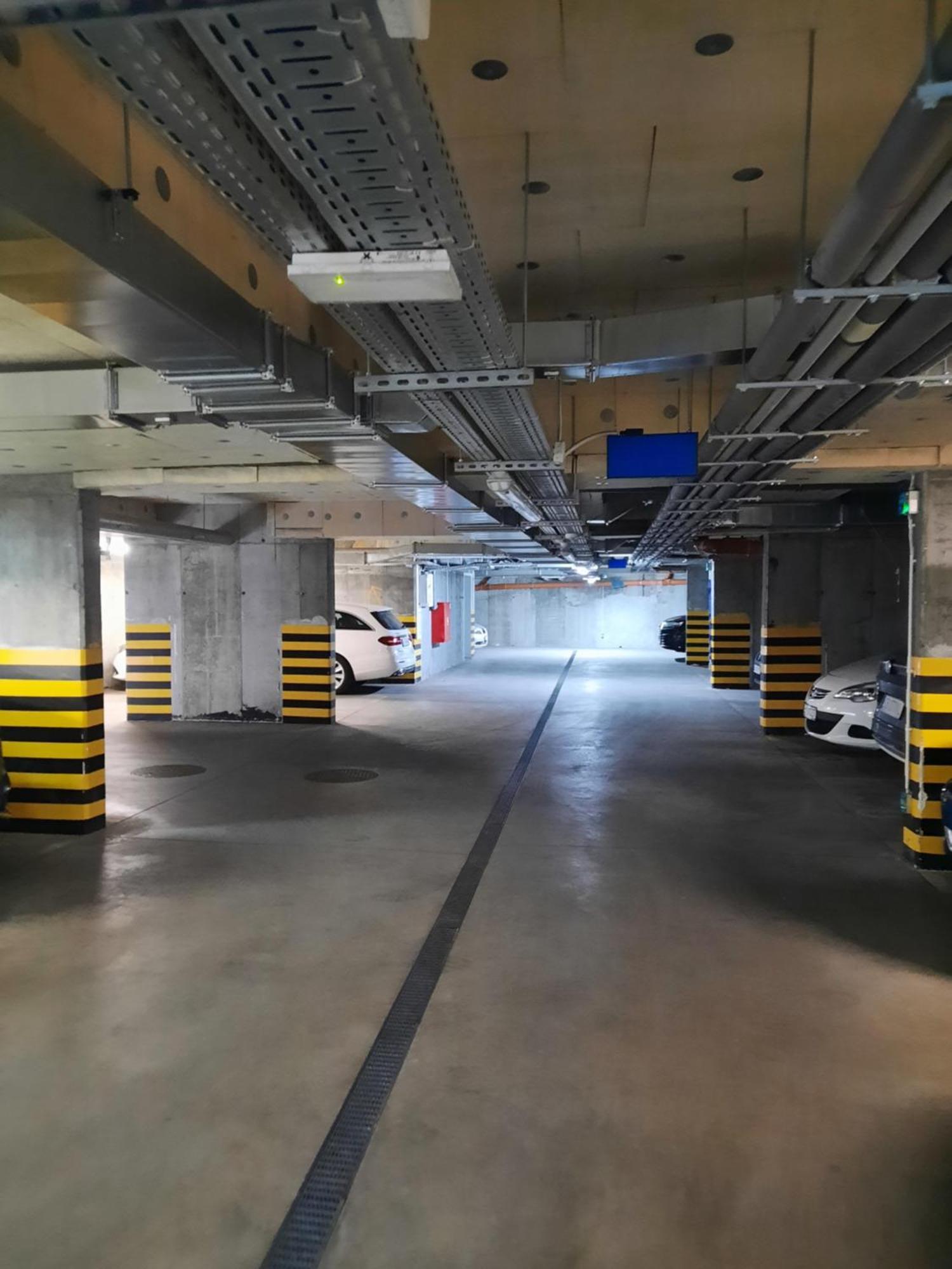 Center Z Parkingiem Appartamento